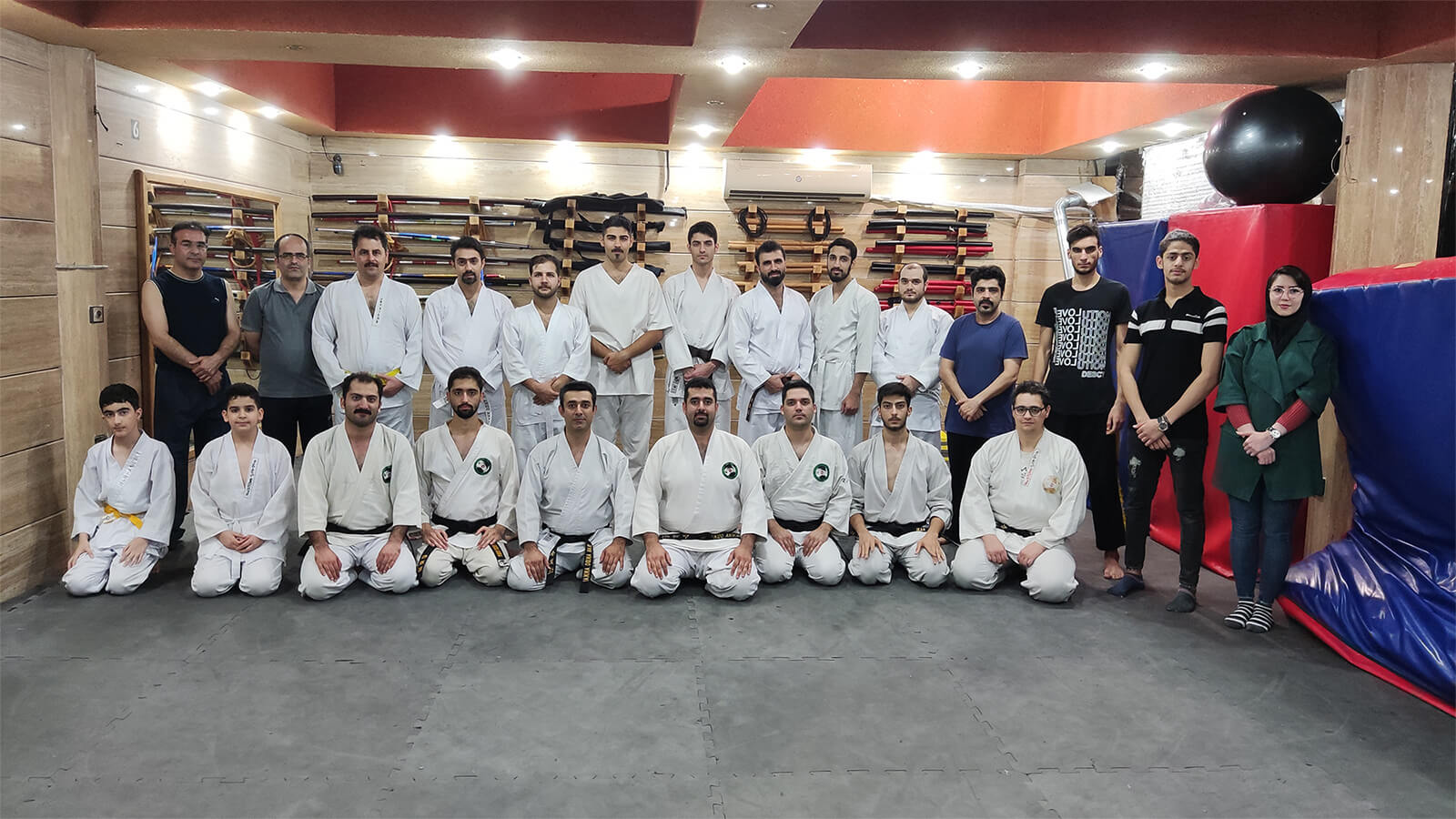 آکادمی دفاع شخصی استاد پوررضا رشت